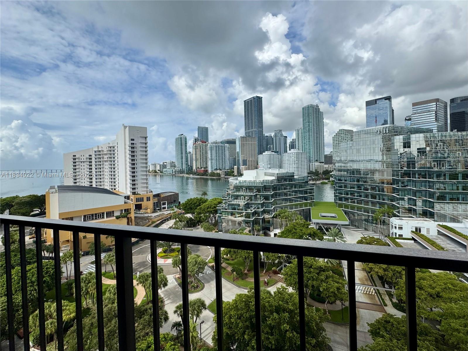 520 Brickell Key Dr #A1519, Miami FL 33131