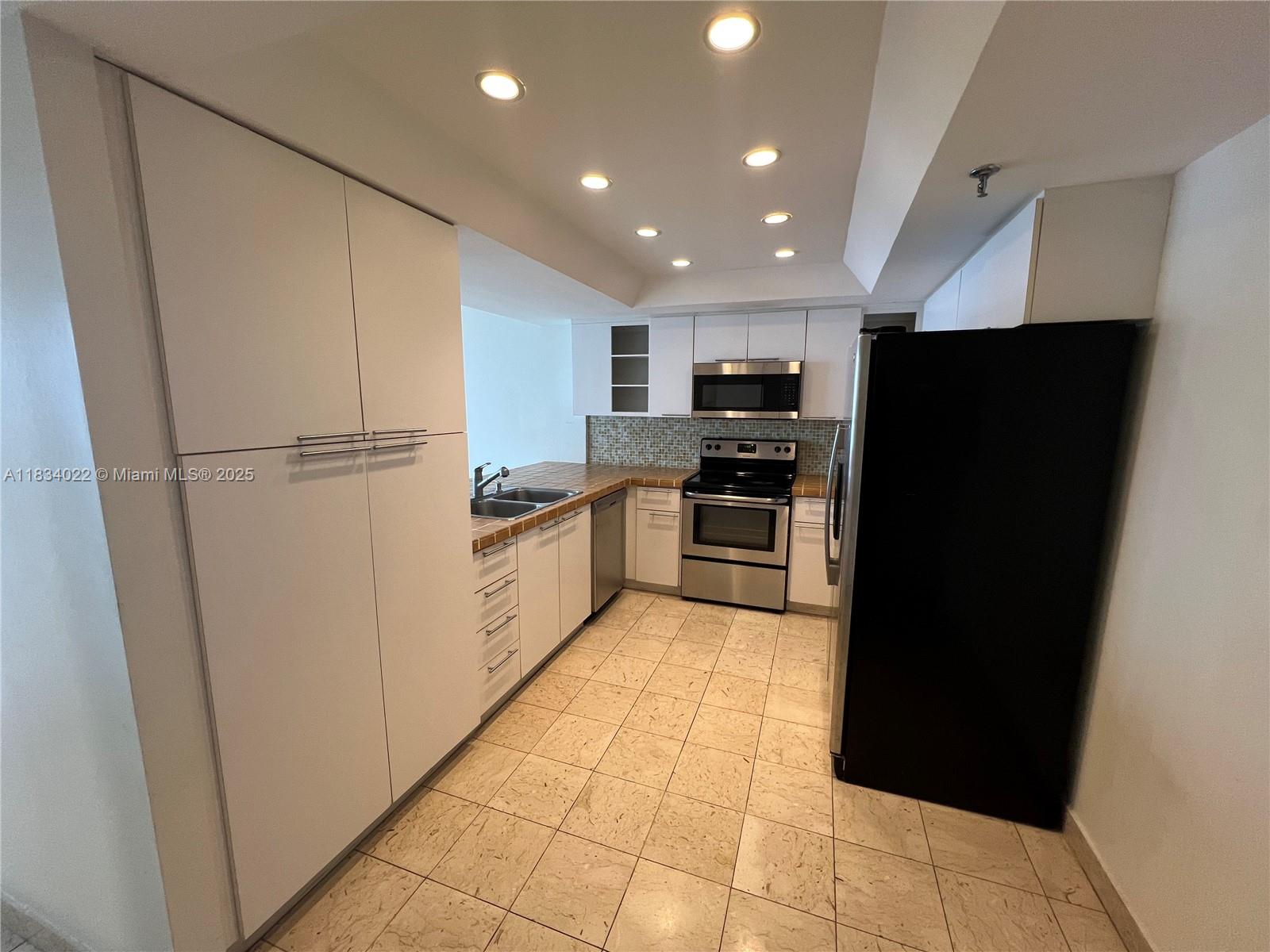 520 Brickell Key Dr #A1519, Miami FL 33131