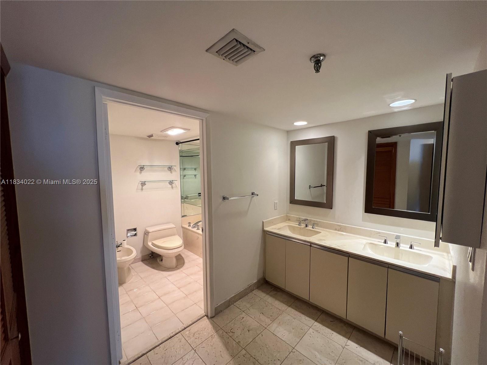 520 Brickell Key Dr #A1519, Miami FL 33131