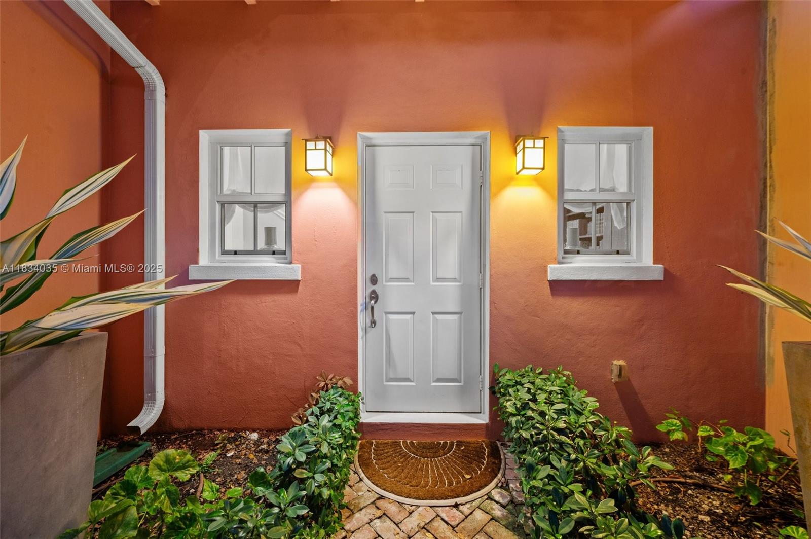 568 Loretto Ave #11, Coral Gables FL 33146