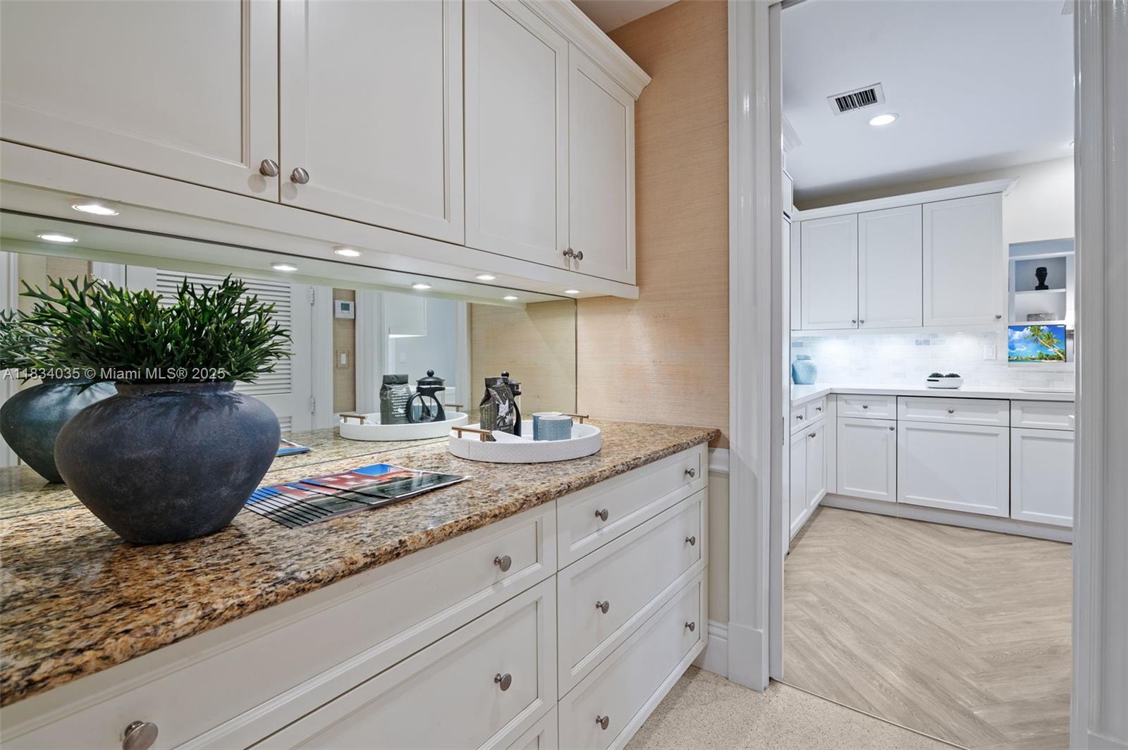 568 Loretto Ave #11, Coral Gables FL 33146