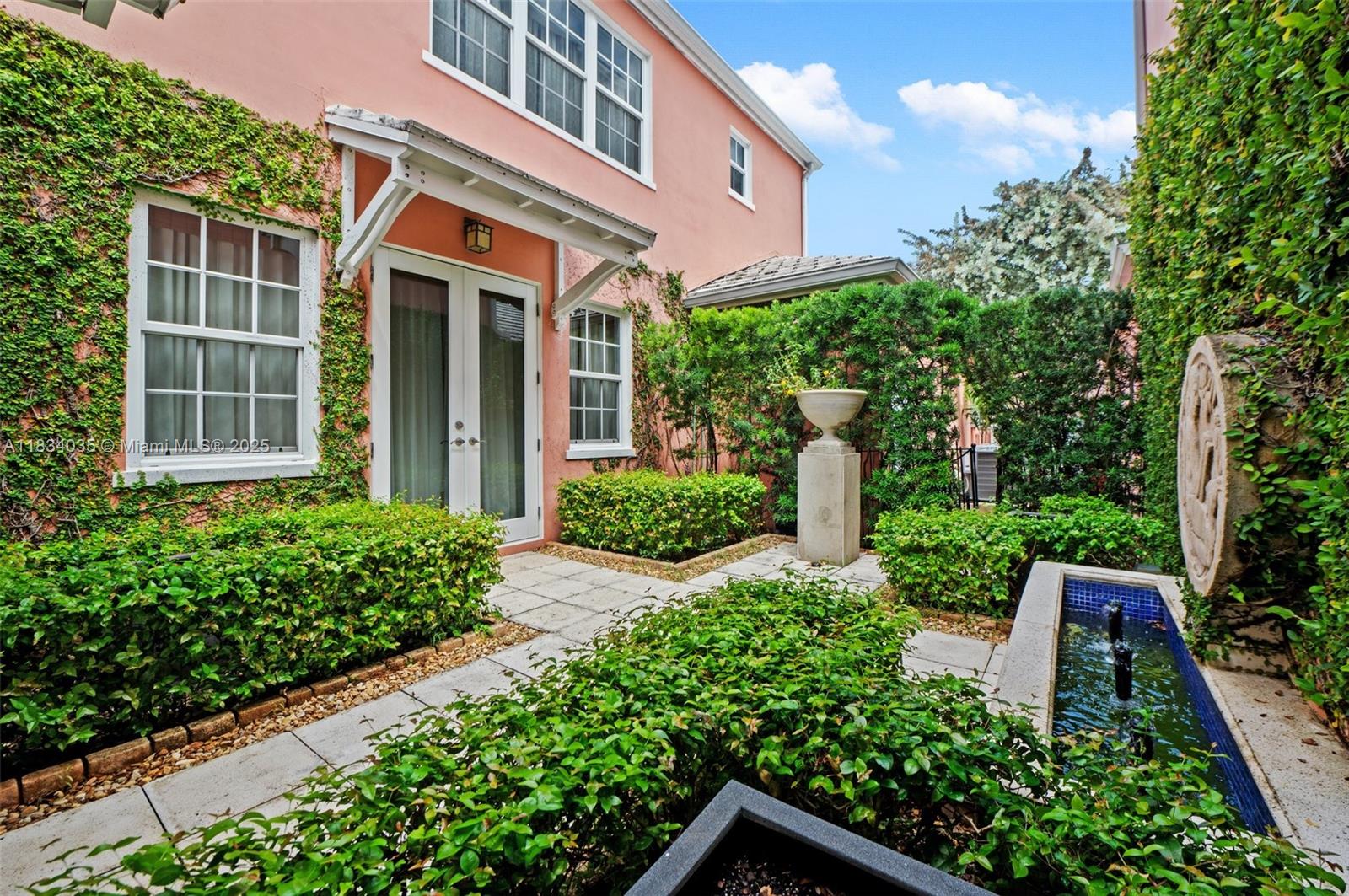 568 Loretto Ave #11, Coral Gables FL 33146