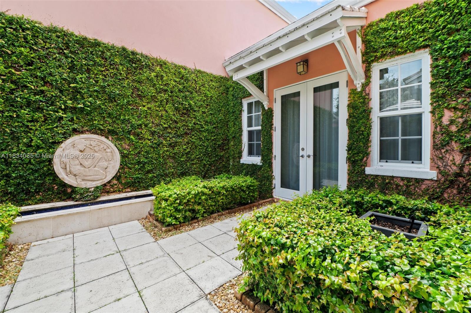 568 Loretto Ave #11, Coral Gables FL 33146