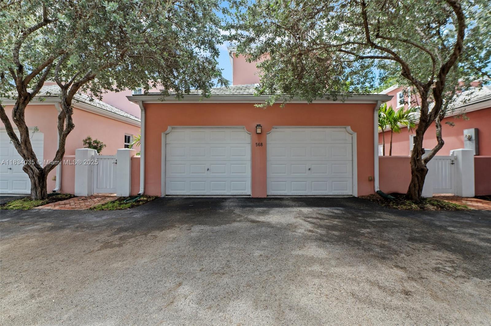 568 Loretto Ave #11, Coral Gables FL 33146