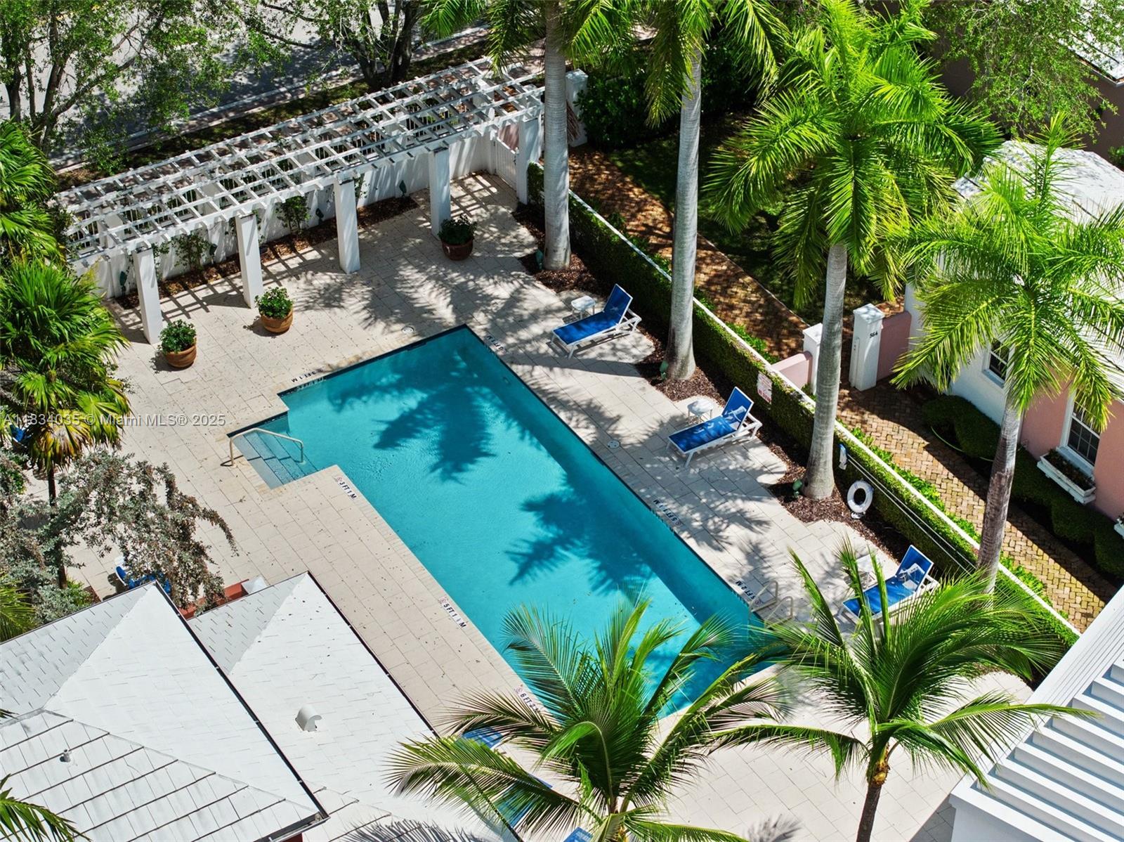 568 Loretto Ave #11, Coral Gables FL 33146