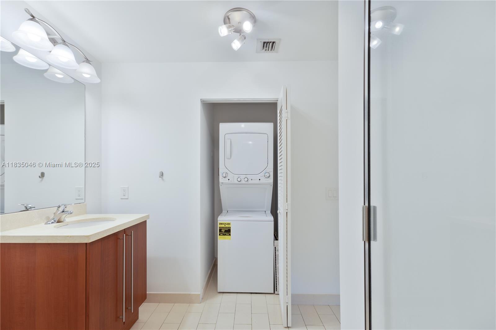 1111 SW 1st Ave #2822-N, Miami FL 33130