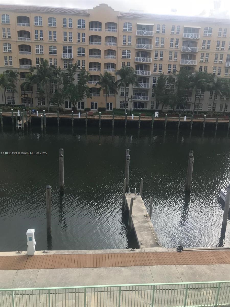 2950 NE 188th St #222, Aventura FL 33180