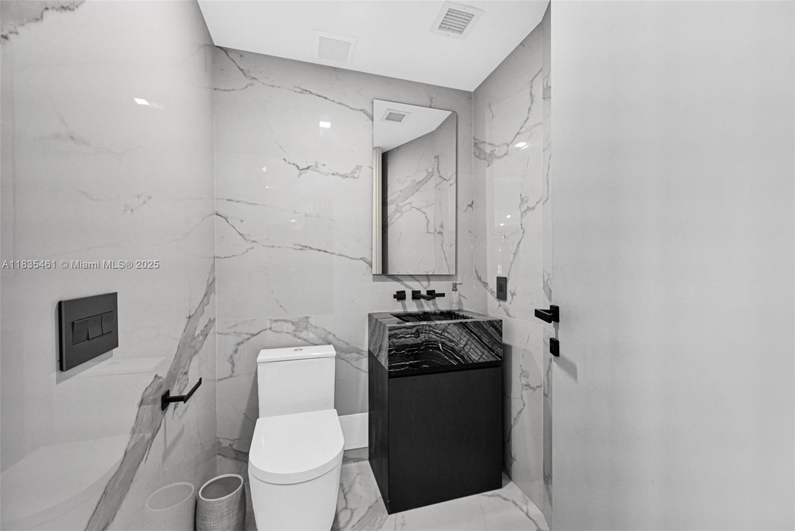 1000 S Pointe Dr #1706, Miami Beach FL 33139