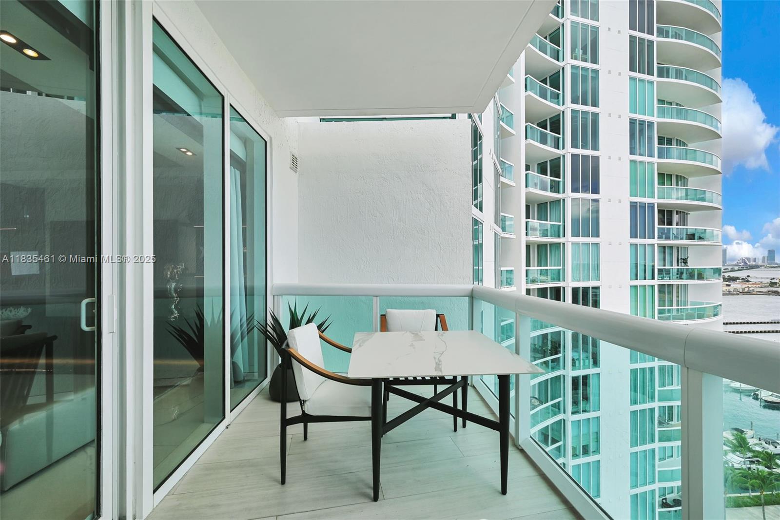 1000 S Pointe Dr #1706, Miami Beach FL 33139