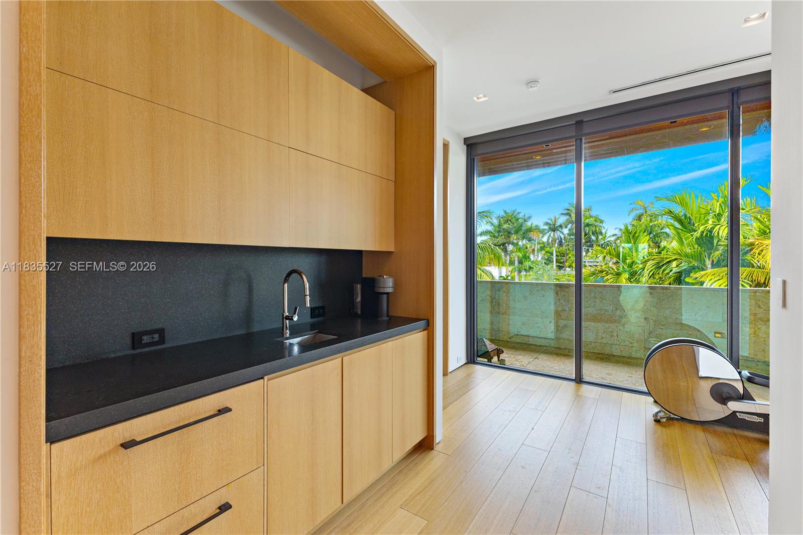 126 W San Marino Dr, Miami Beach FL 33139