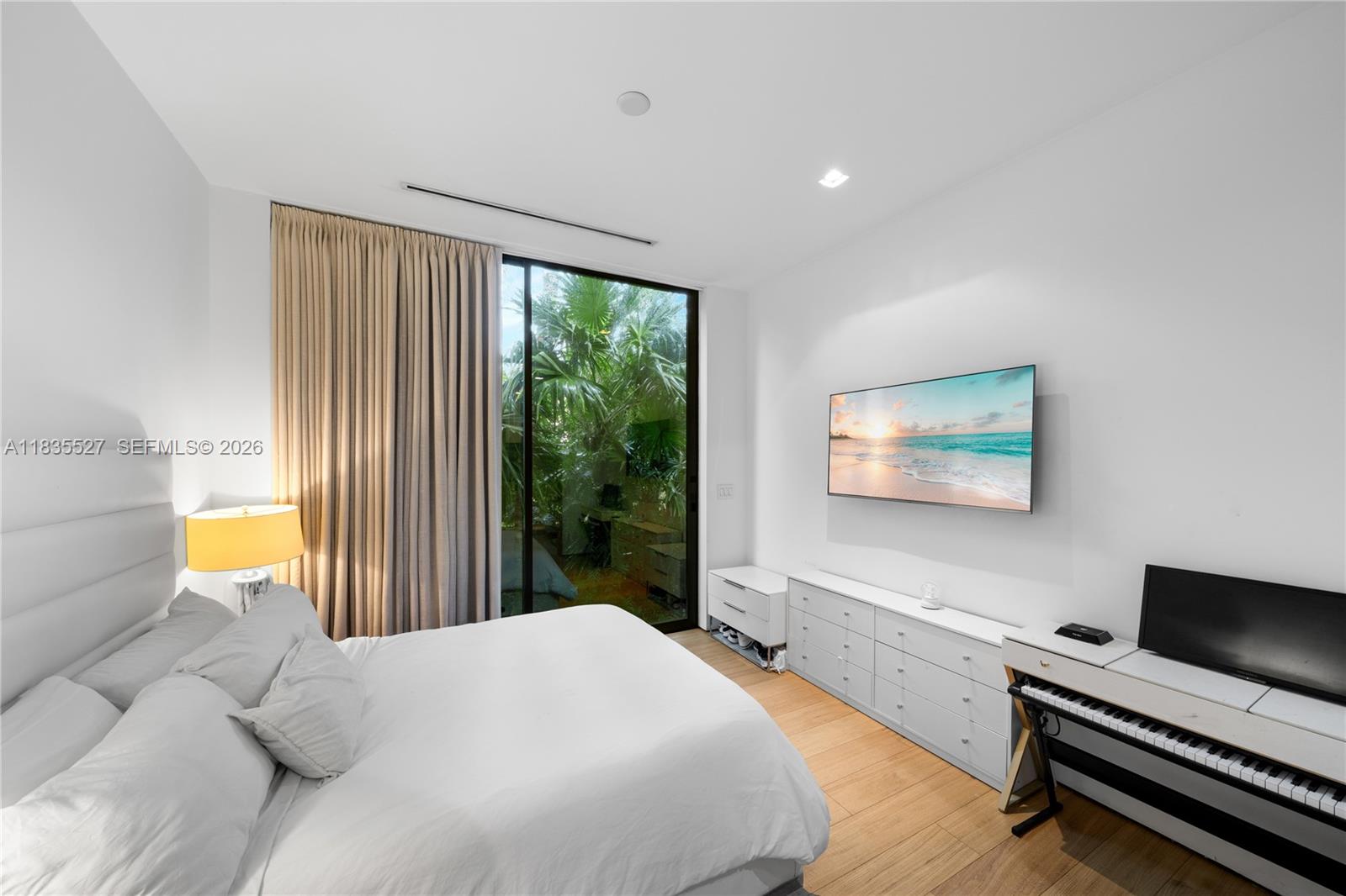 126 W San Marino Dr, Miami Beach FL 33139