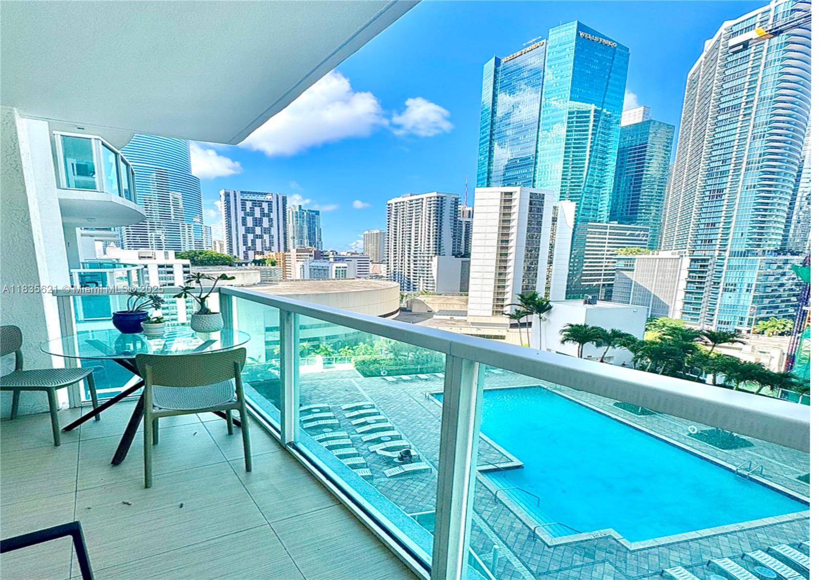 31 SE 5th St #1708, Miami FL 33131