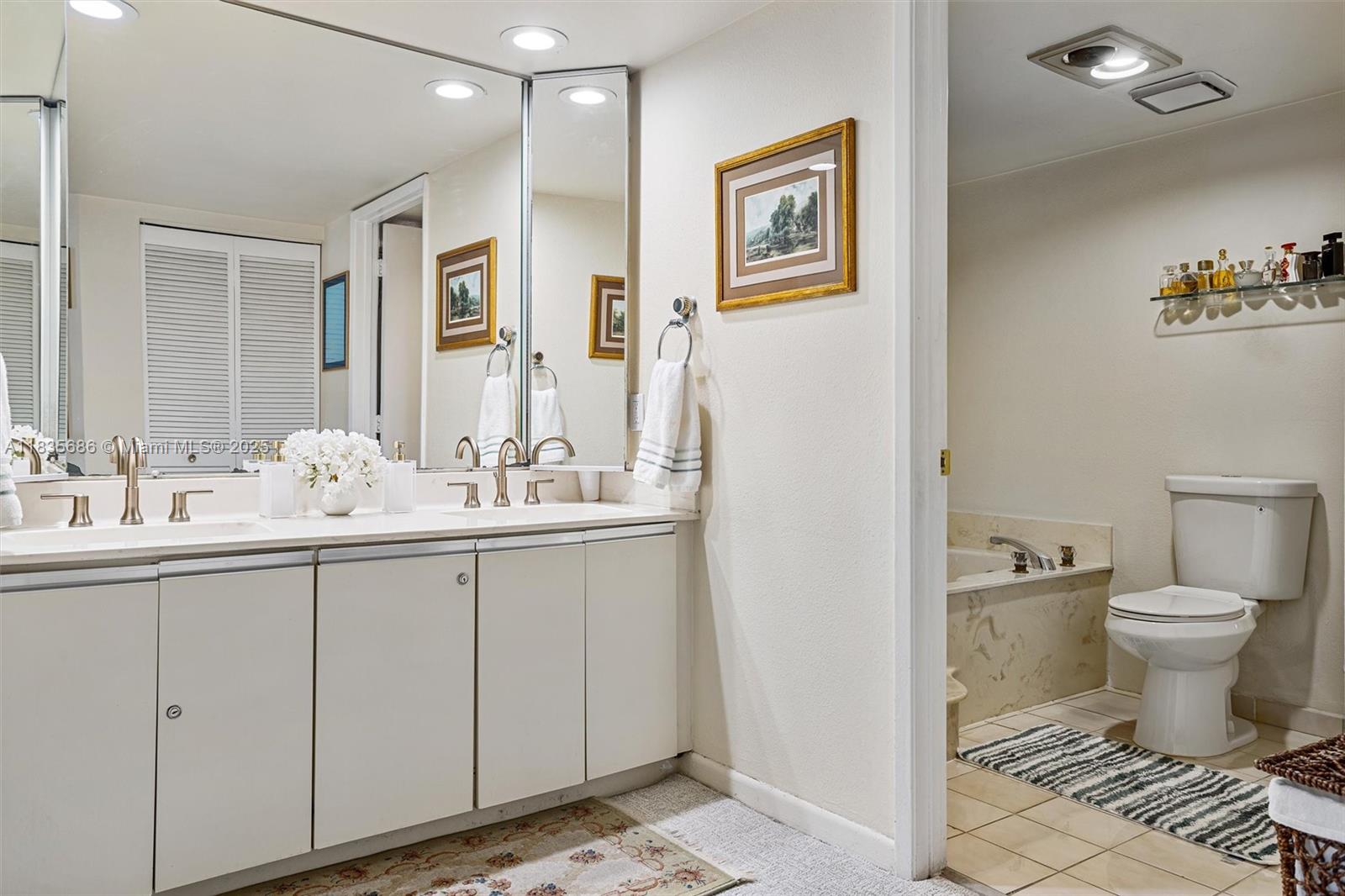 520 Brickell Key Dr #A1404, Miami FL 33131