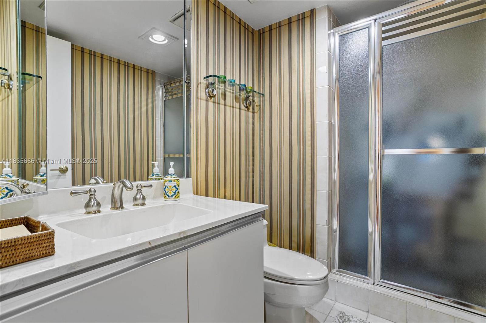 520 Brickell Key Dr #A1404, Miami FL 33131