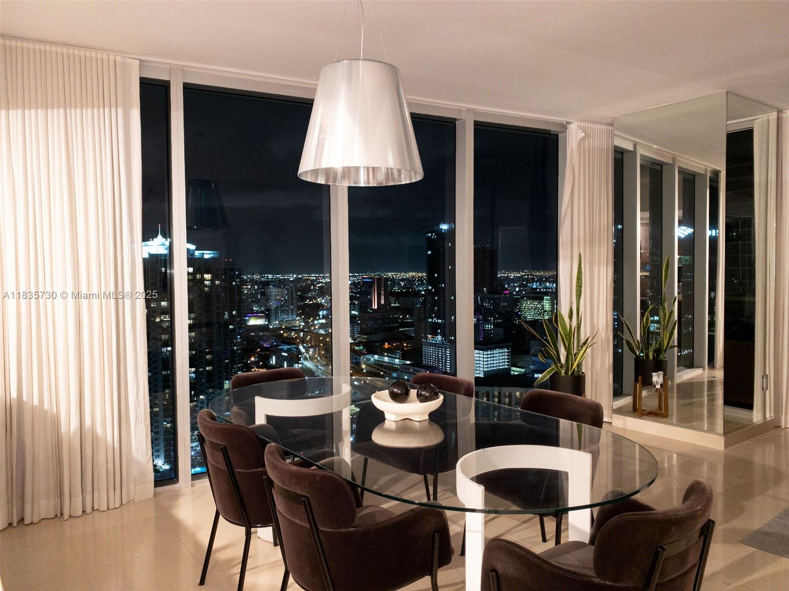 475 Brickell Ave #3915, Miami FL 33131