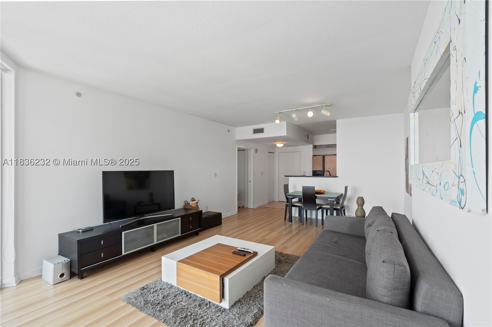 335 S Biscayne Blvd #3410, Miami FL 33131