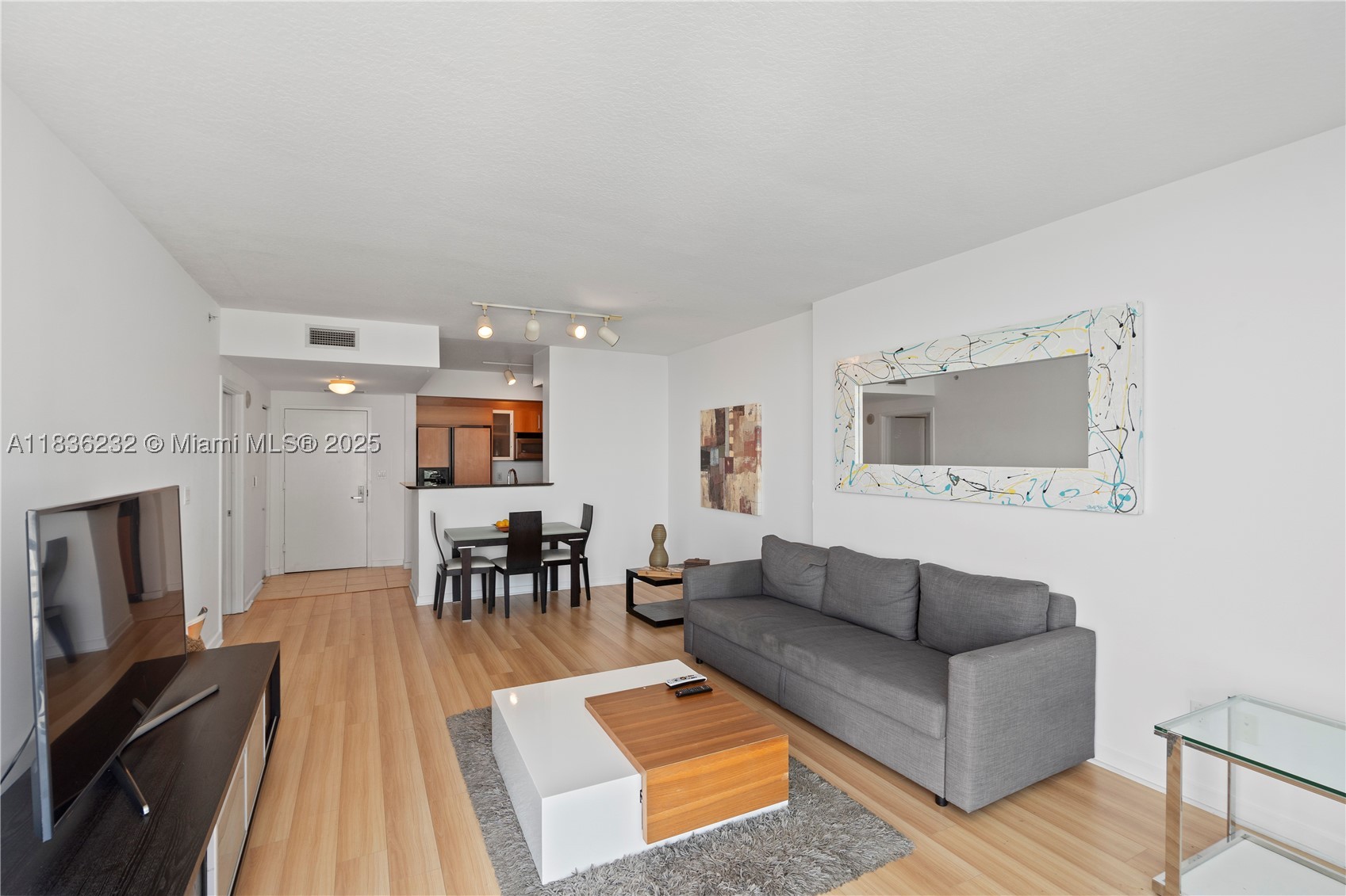 335 S Biscayne Blvd #3410, Miami FL 33131