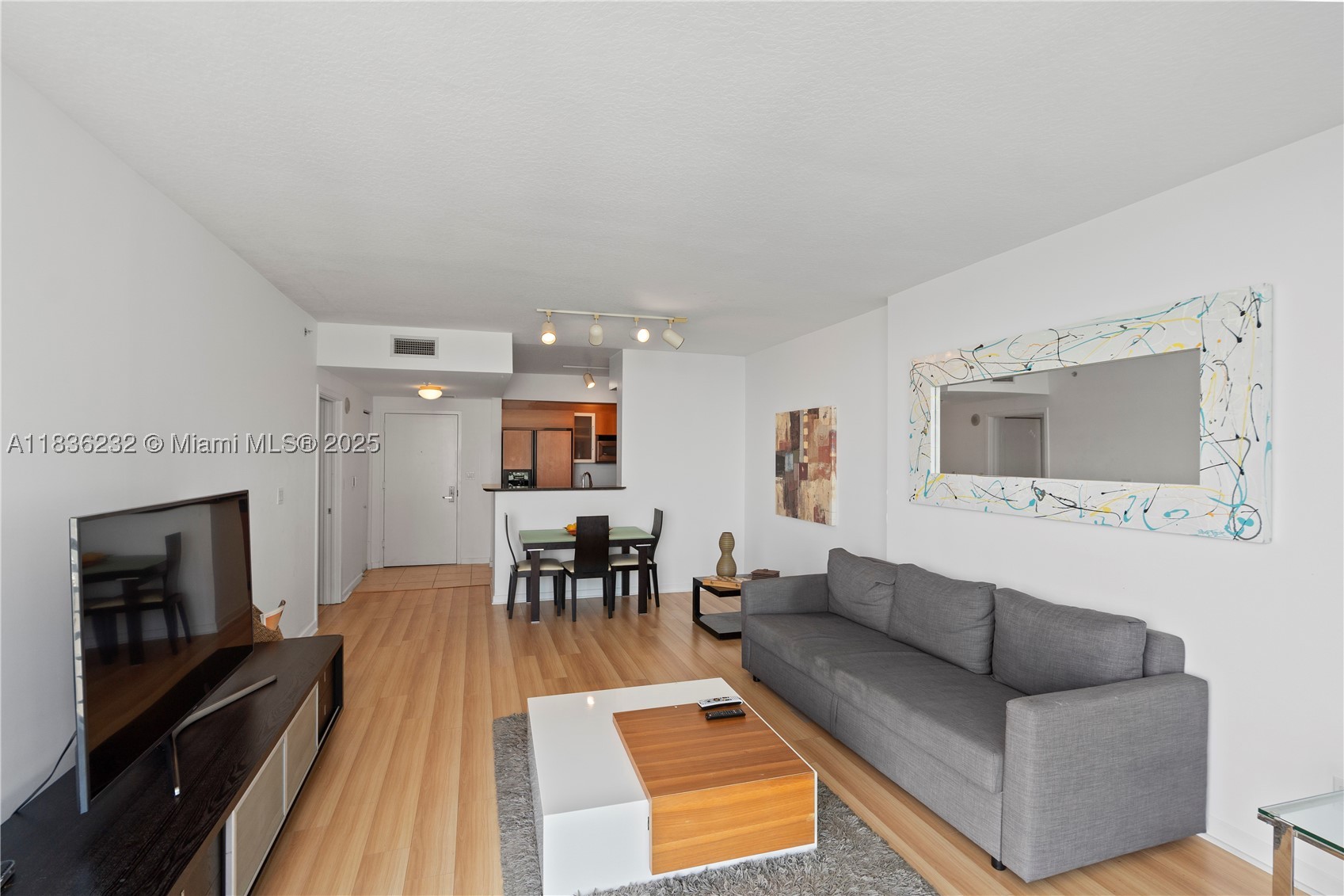 335 S Biscayne Blvd #3410, Miami FL 33131