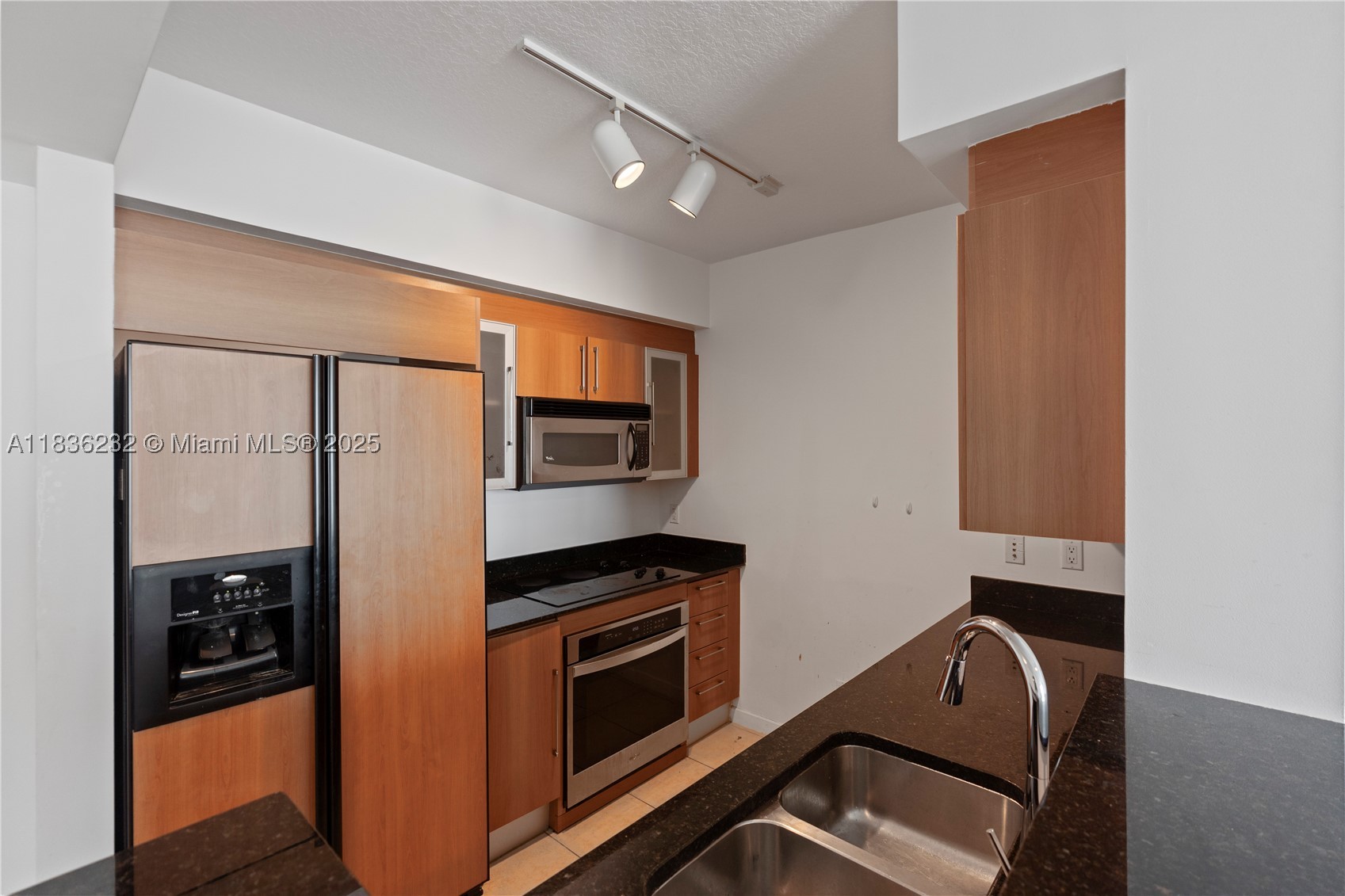335 S Biscayne Blvd #3410, Miami FL 33131