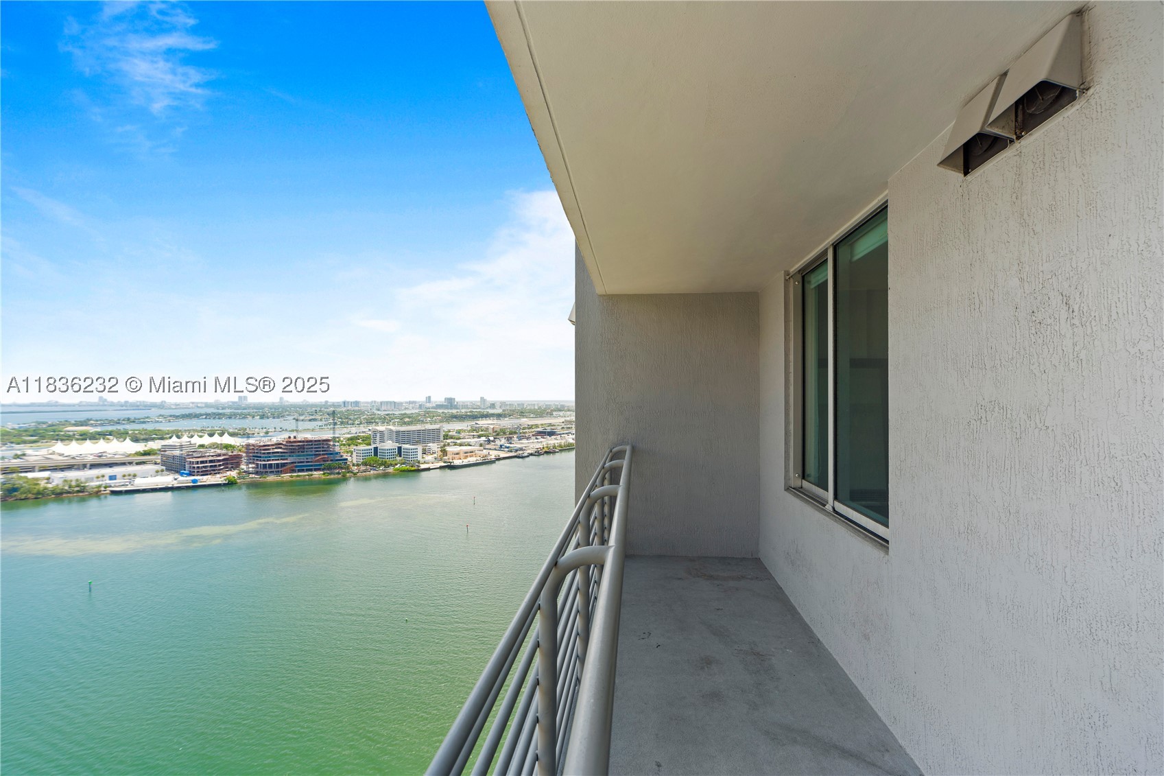 335 S Biscayne Blvd #3410, Miami FL 33131