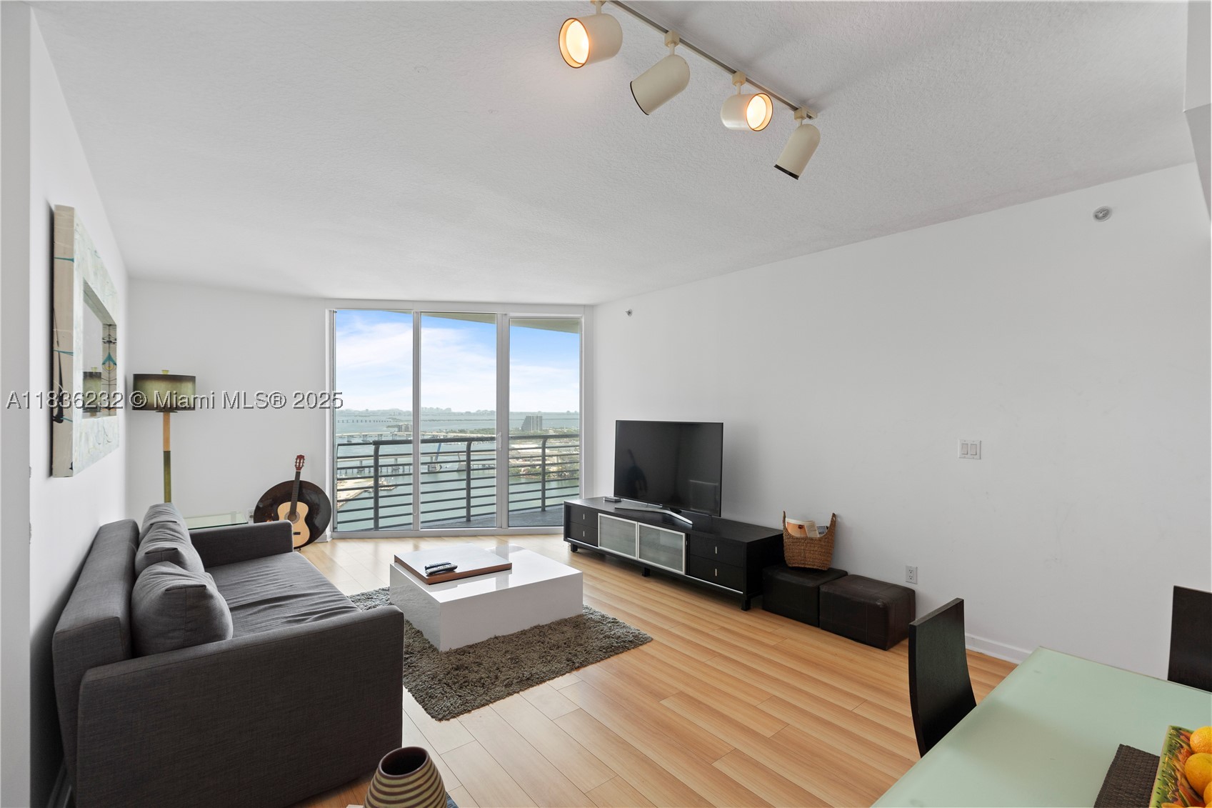 335 S Biscayne Blvd #3410, Miami FL 33131