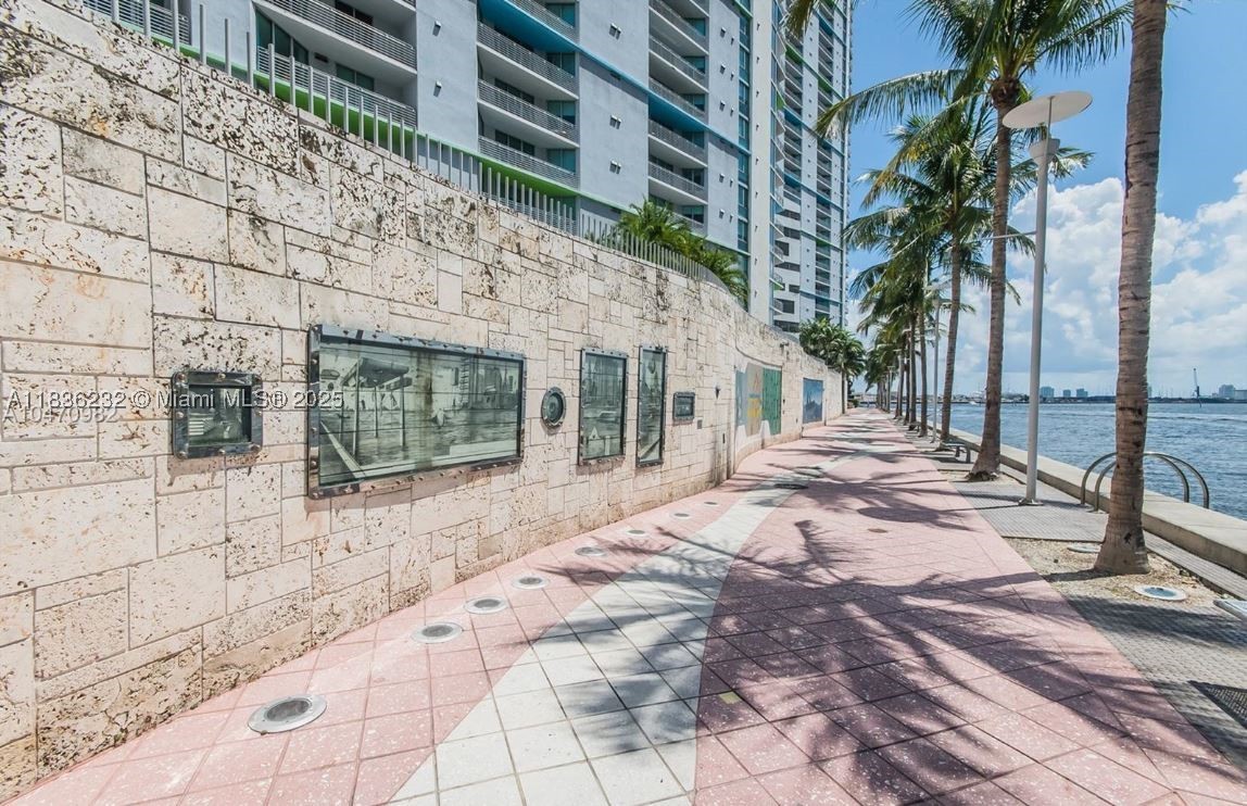 335 S Biscayne Blvd #3410, Miami FL 33131