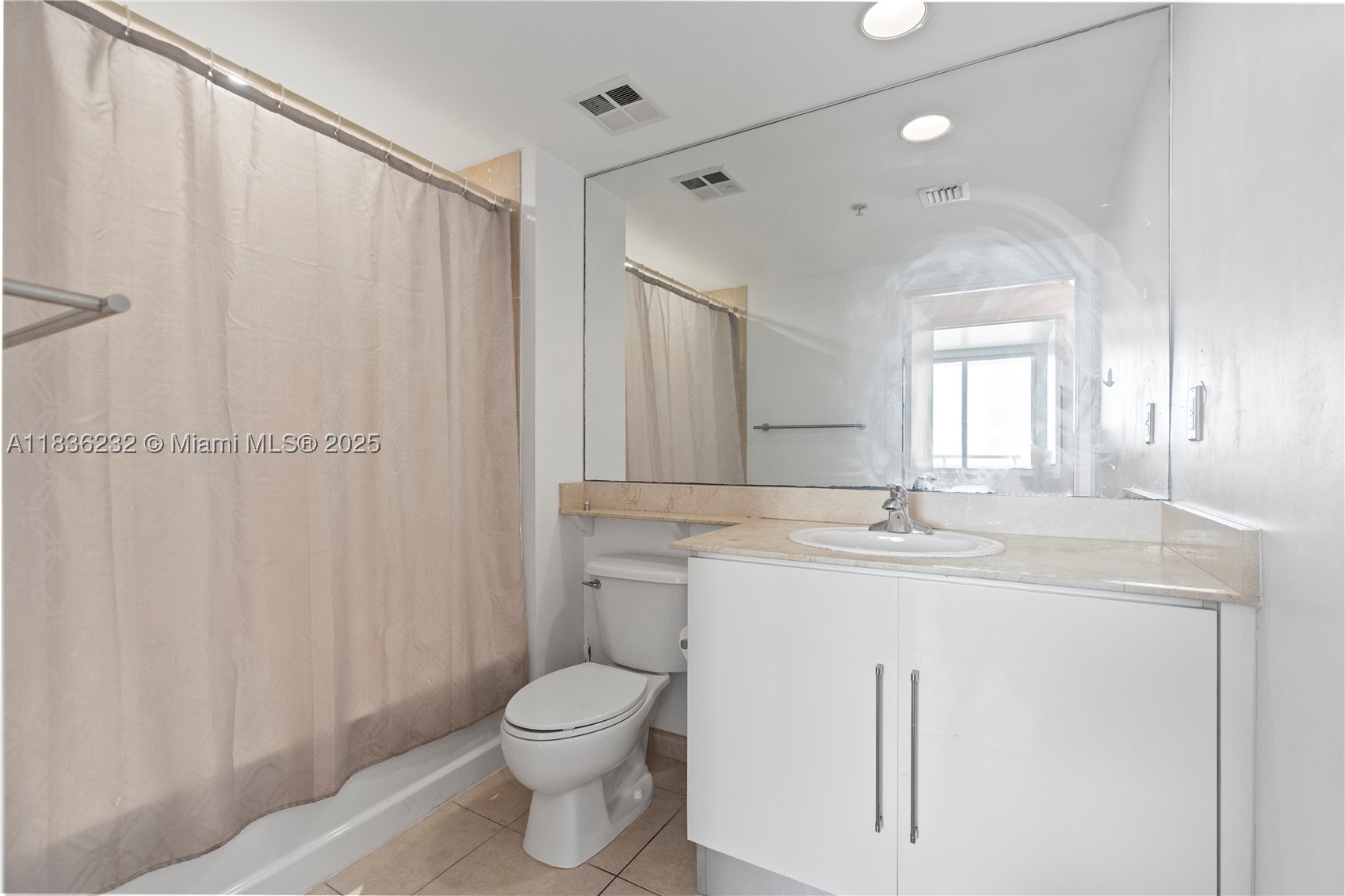 335 S Biscayne Blvd #3410, Miami FL 33131