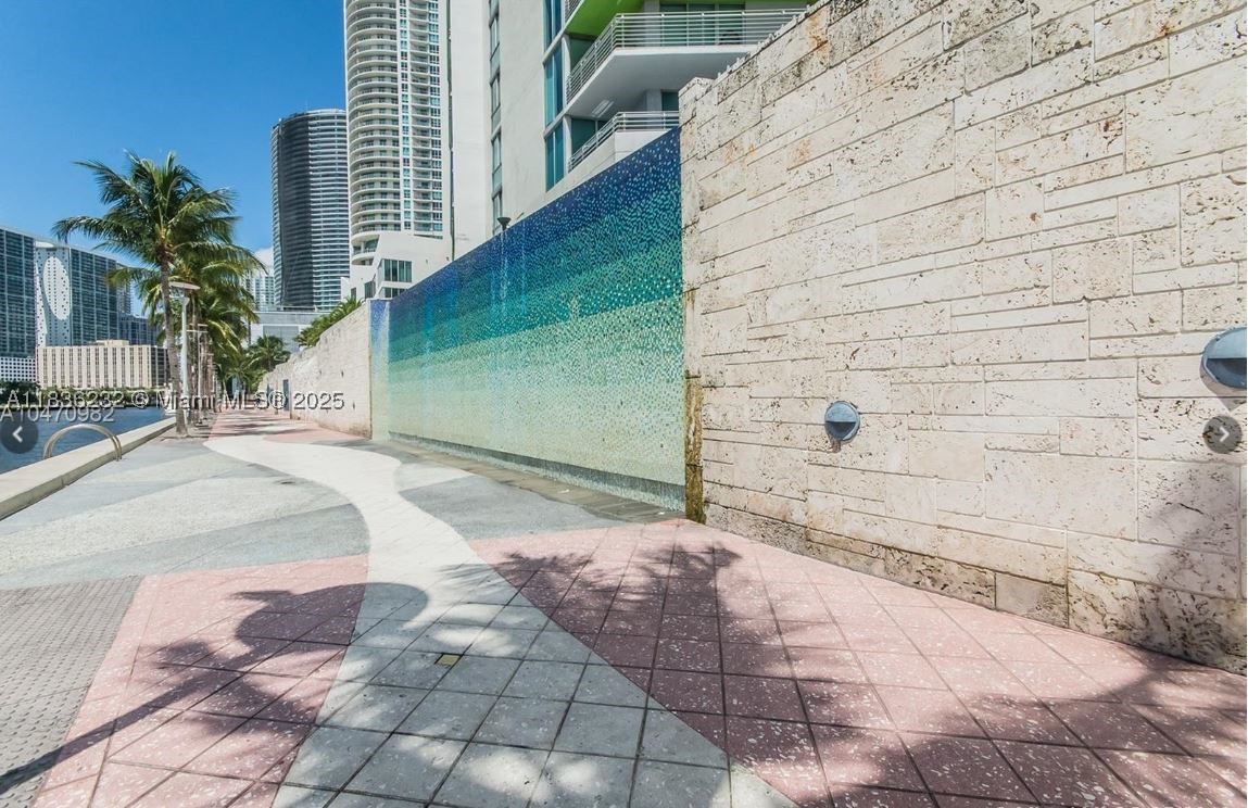 335 S Biscayne Blvd #3410, Miami FL 33131