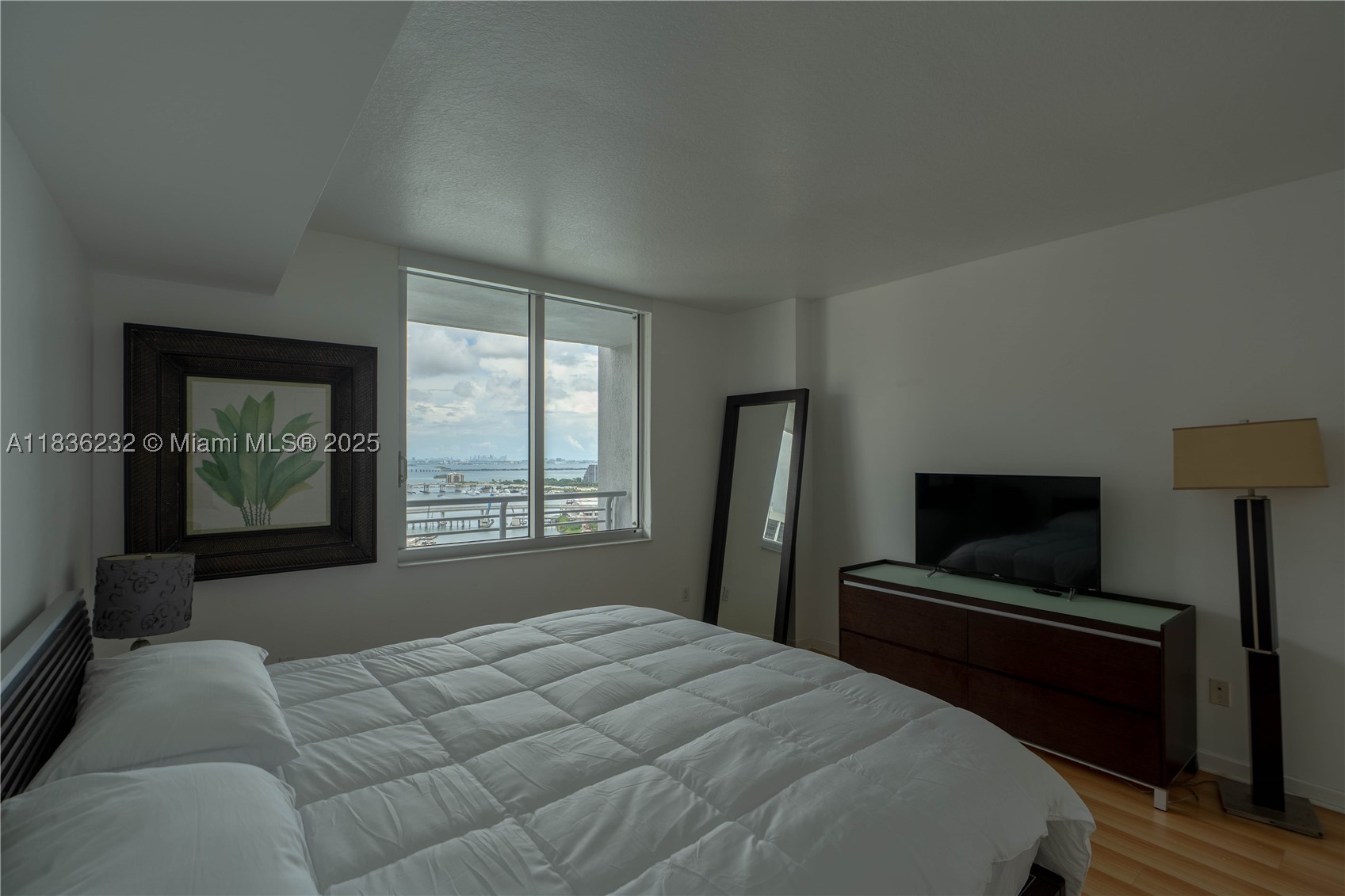 335 S Biscayne Blvd #3410, Miami FL 33131