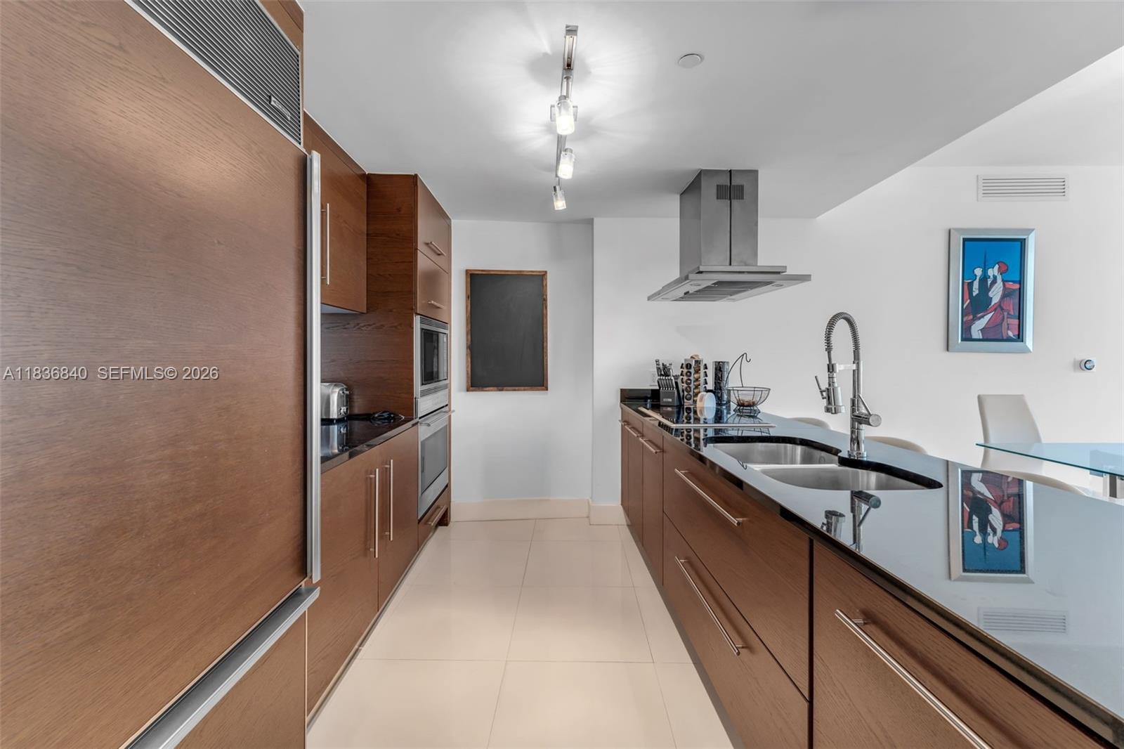 495 Brickell Ave #1022, Miami FL 33131
