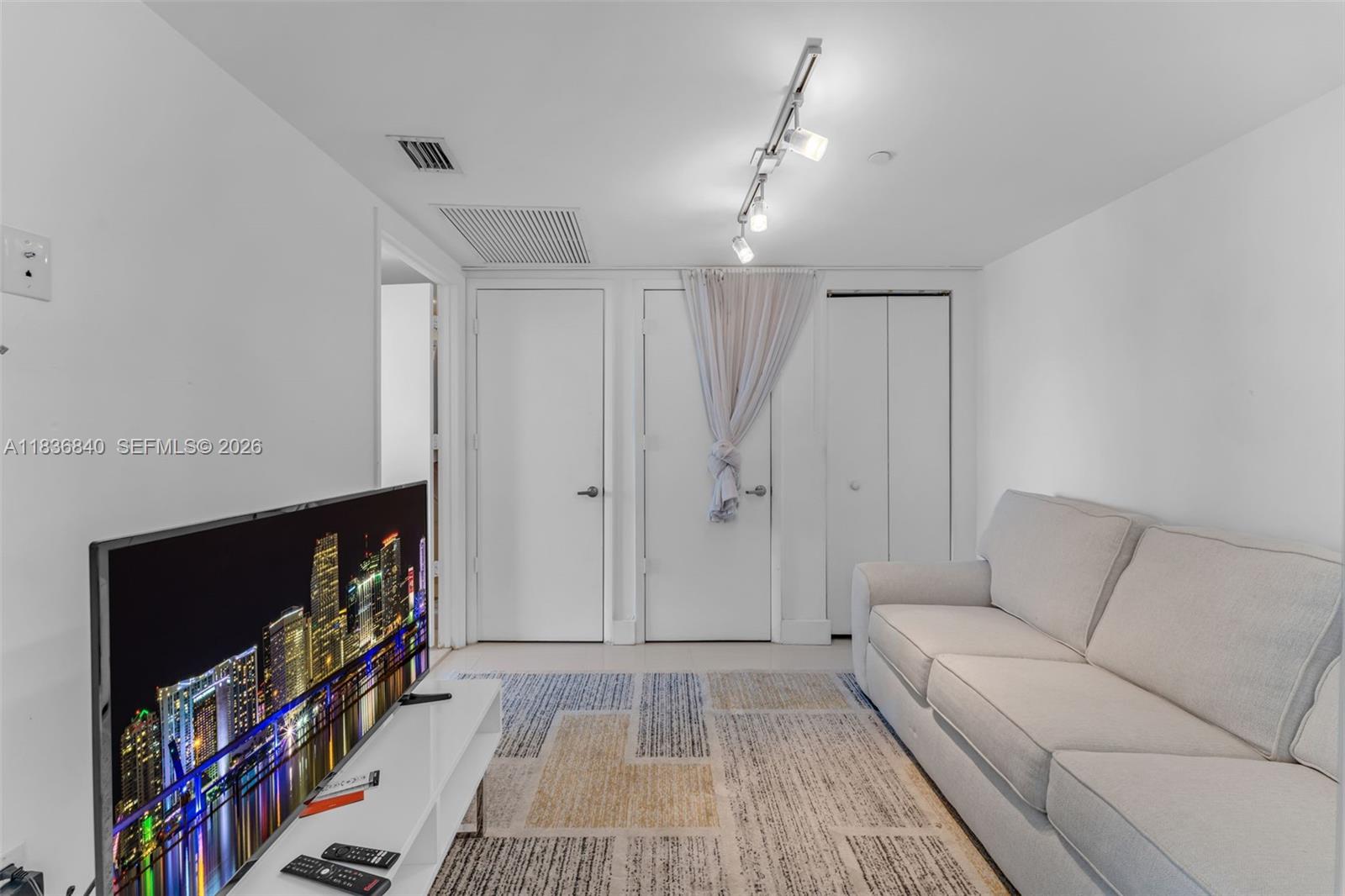 495 Brickell Ave #1022, Miami FL 33131
