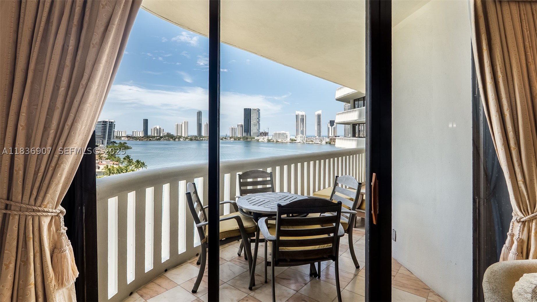 3000 Island Blvd #1103, Aventura FL 33160