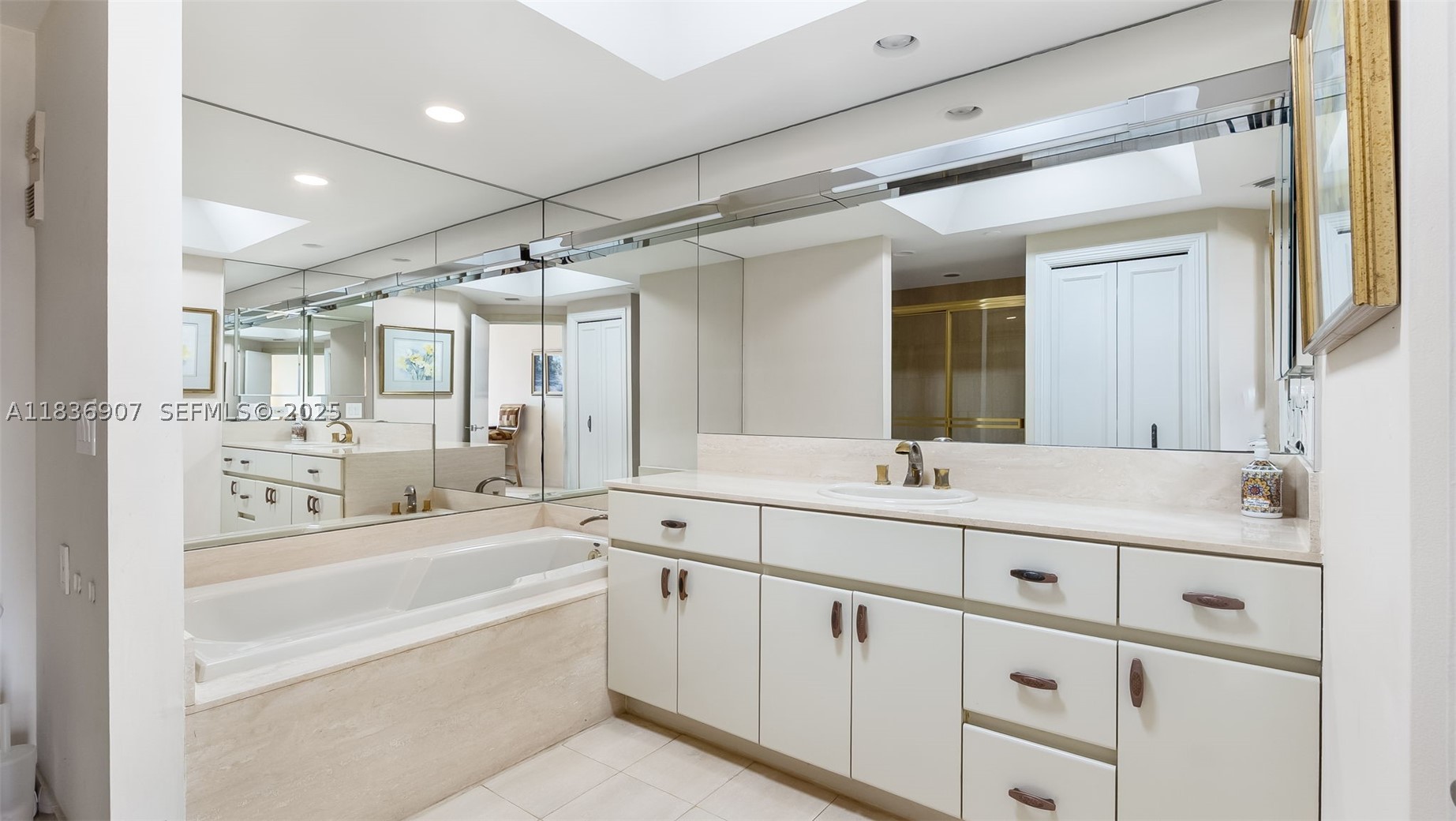 3000 Island Blvd #1103, Aventura FL 33160