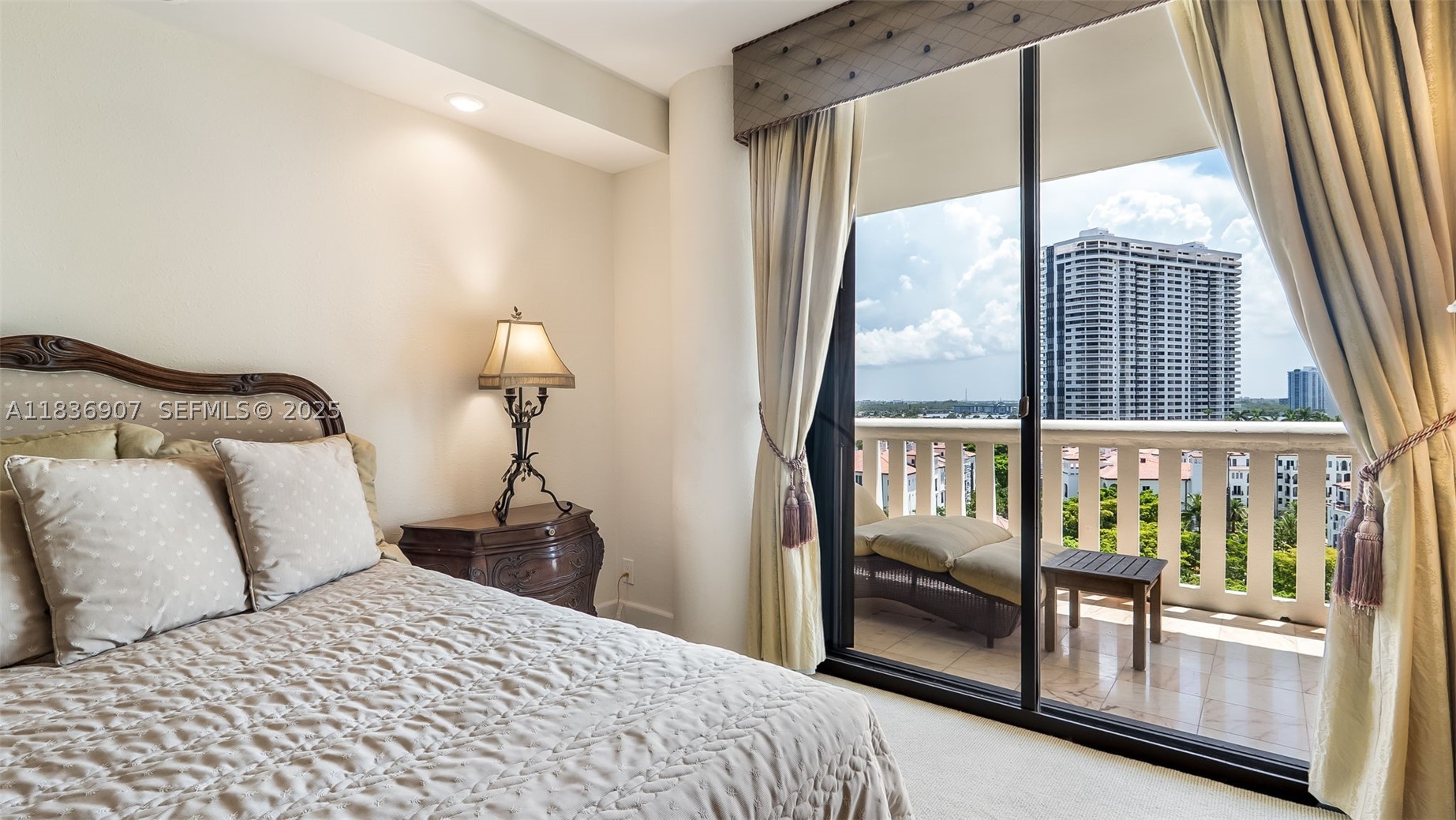 3000 Island Blvd #1103, Aventura FL 33160