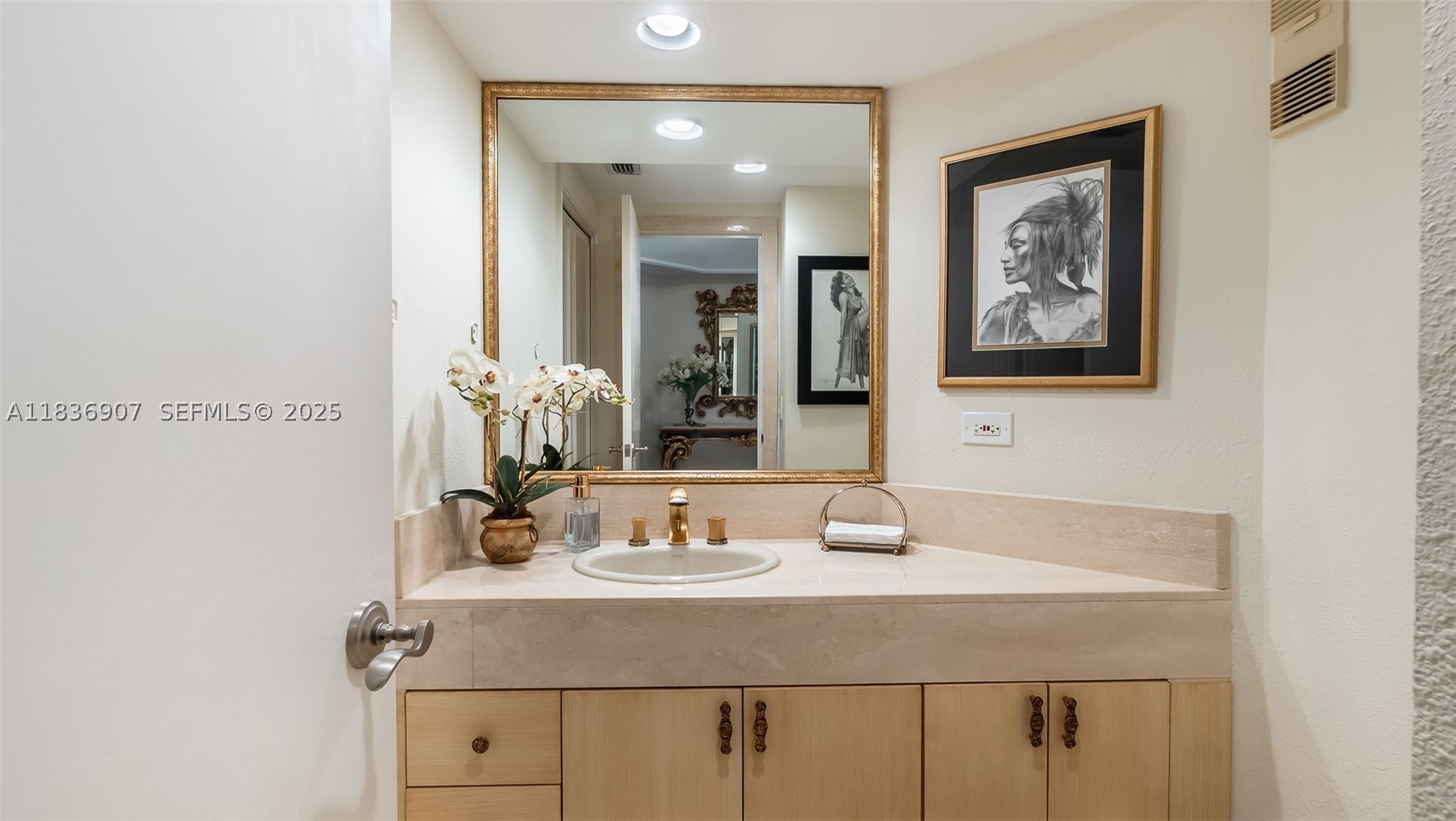 3000 Island Blvd #1103, Aventura FL 33160