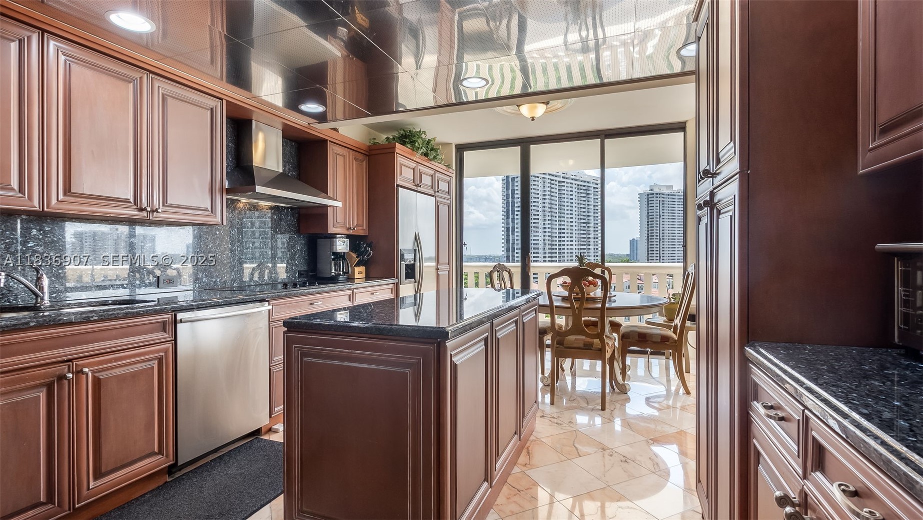 3000 Island Blvd #1103, Aventura FL 33160