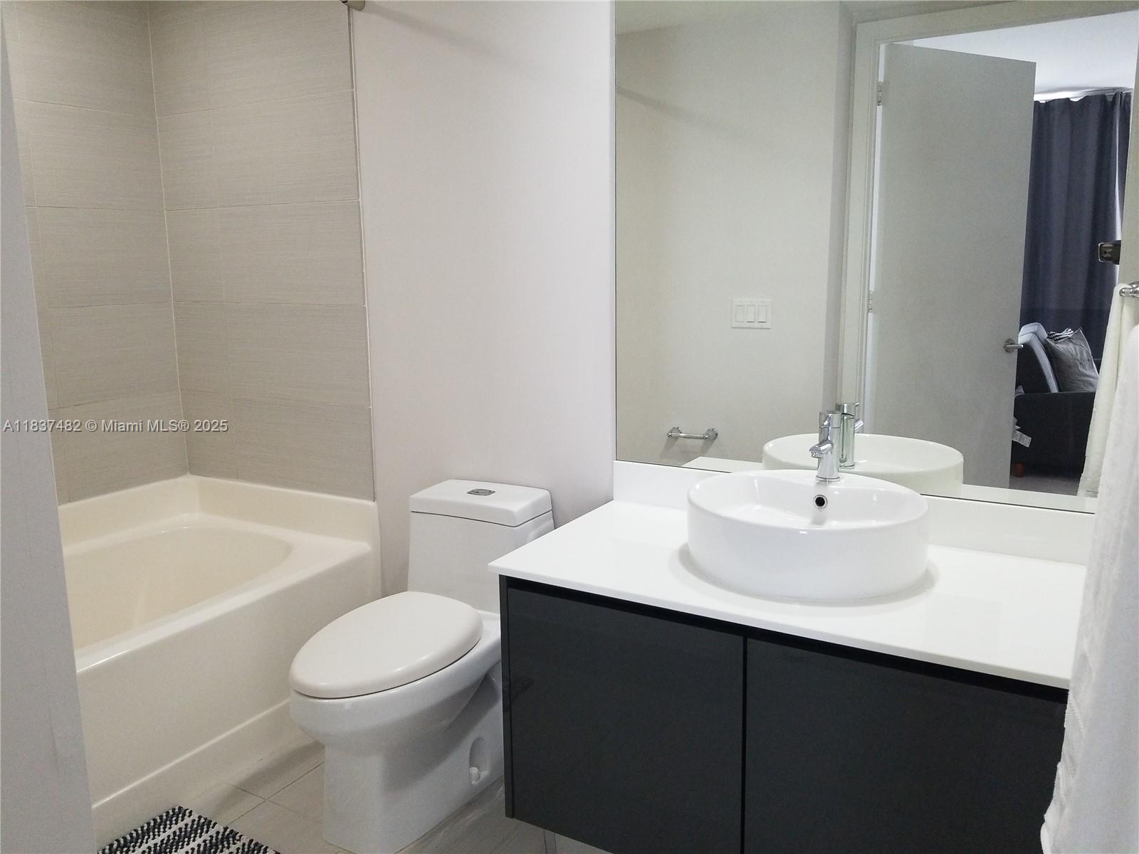 31 SE 6th St #403, Miami FL 33131