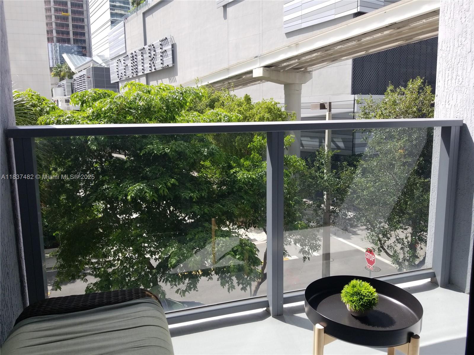 31 SE 6th St #403, Miami FL 33131