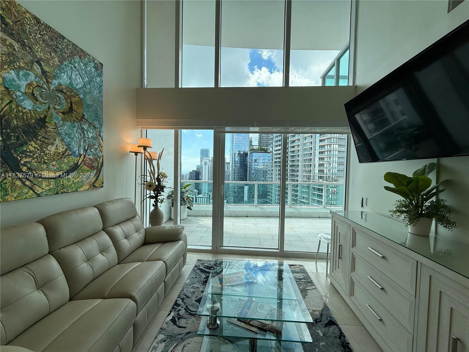 41 SE 5th St #2308, Miami FL 33131