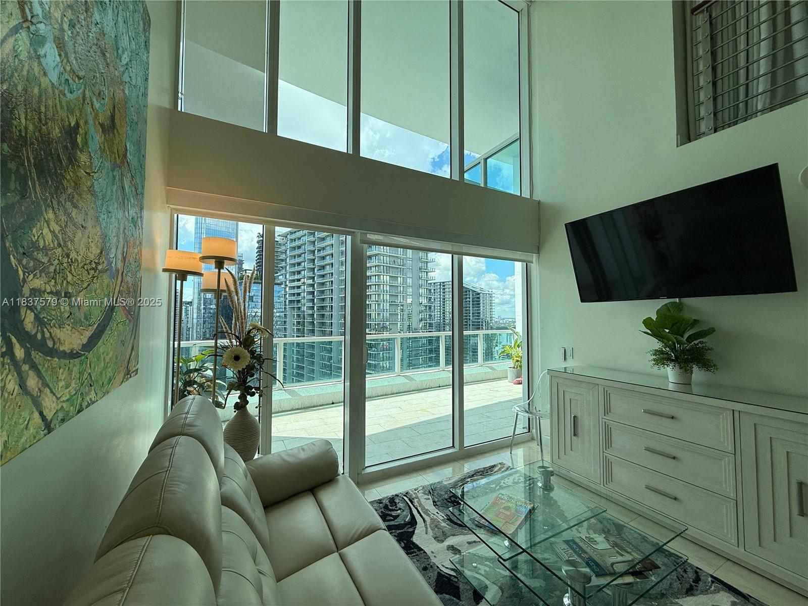 41 SE 5th St #2308, Miami FL 33131