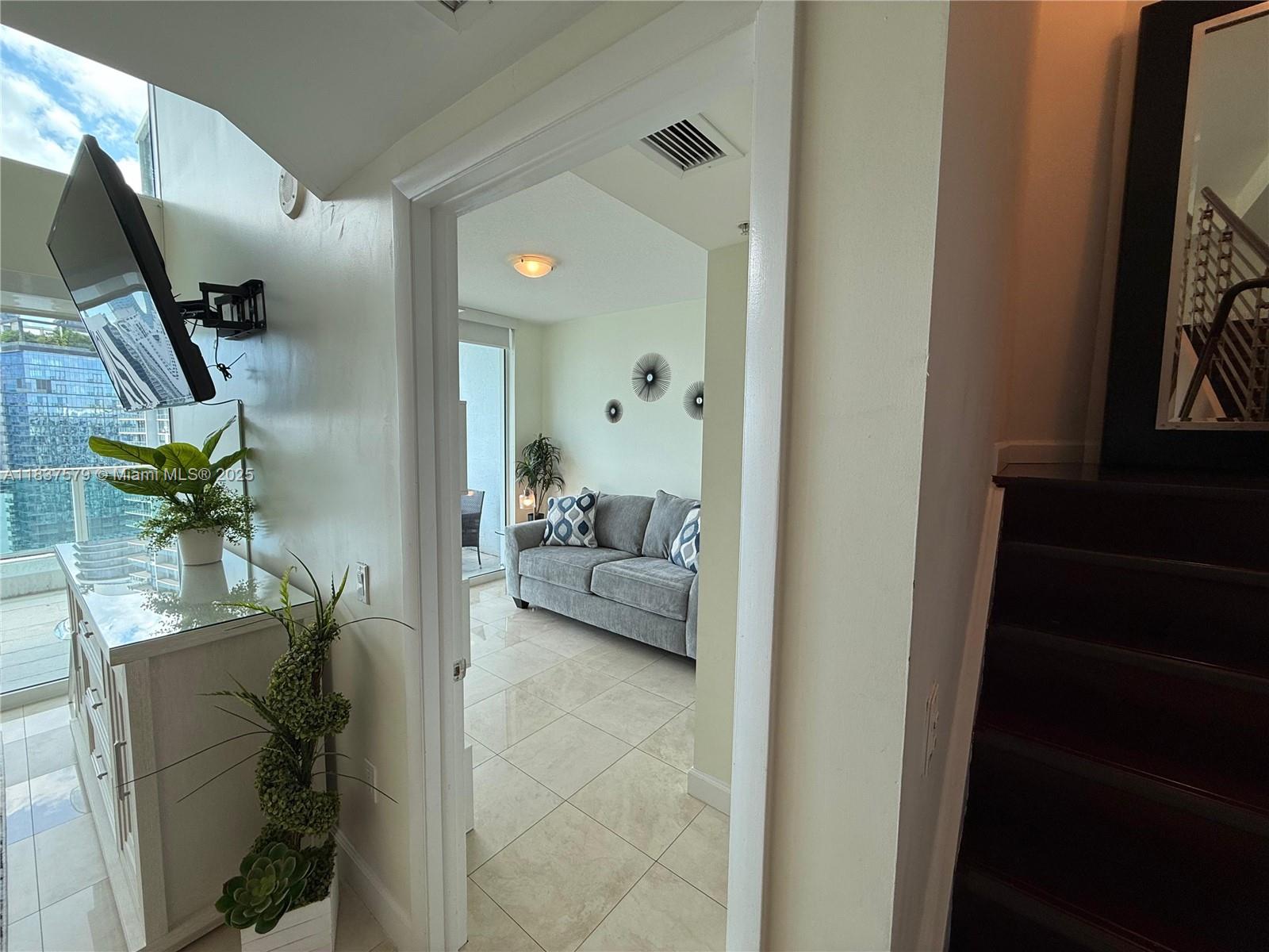 41 SE 5th St #2308, Miami FL 33131