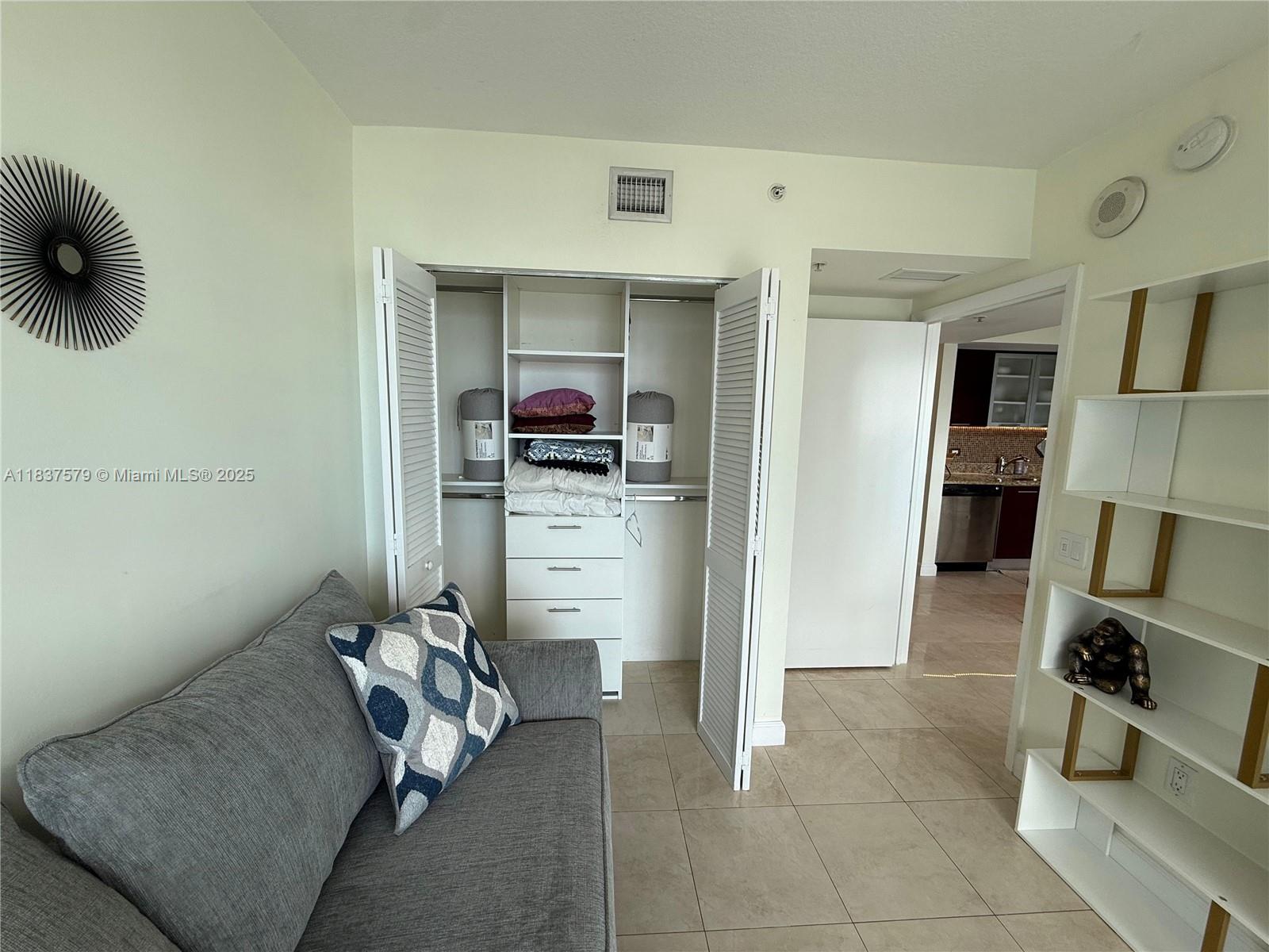 41 SE 5th St #2308, Miami FL 33131