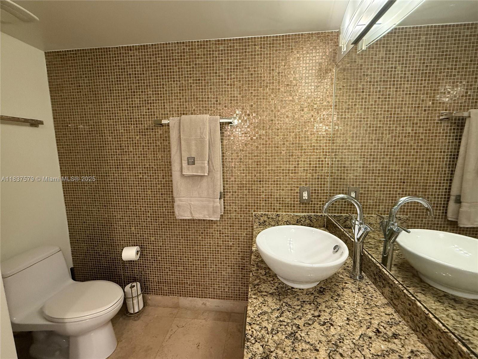 41 SE 5th St #2308, Miami FL 33131