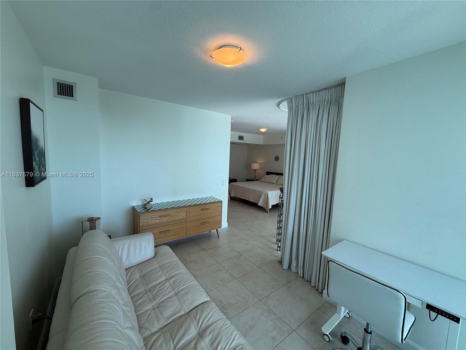 41 SE 5th St #2308, Miami FL 33131