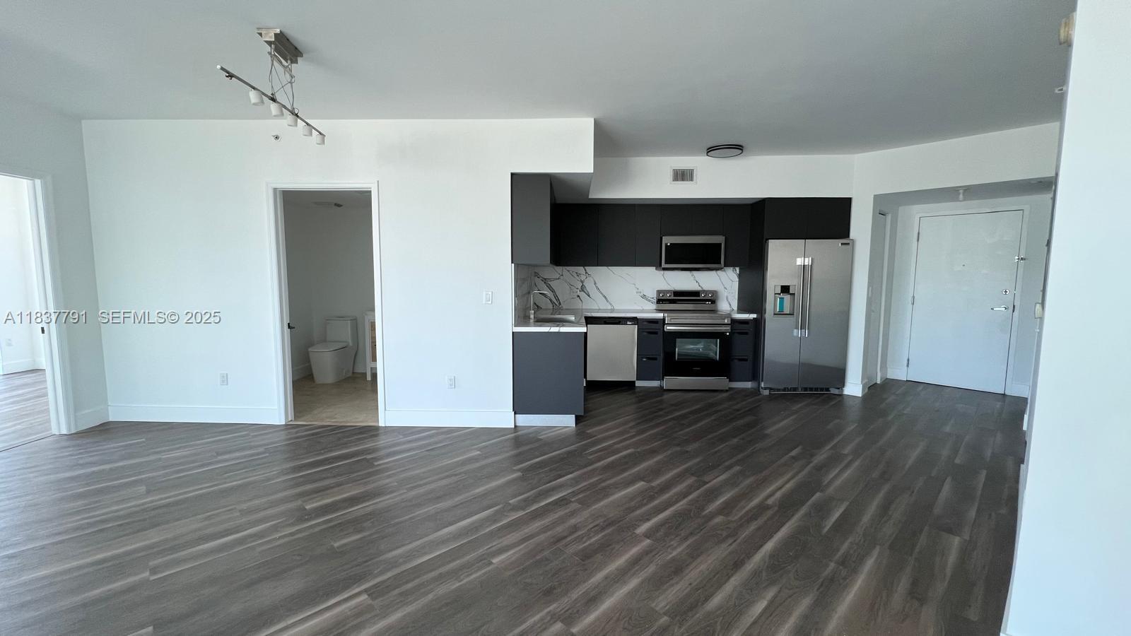 350 S Miami Ave #2401, Miami FL 33130