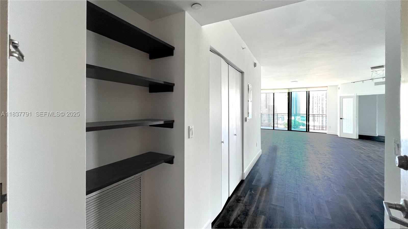 350 S Miami Ave #2401, Miami FL 33130