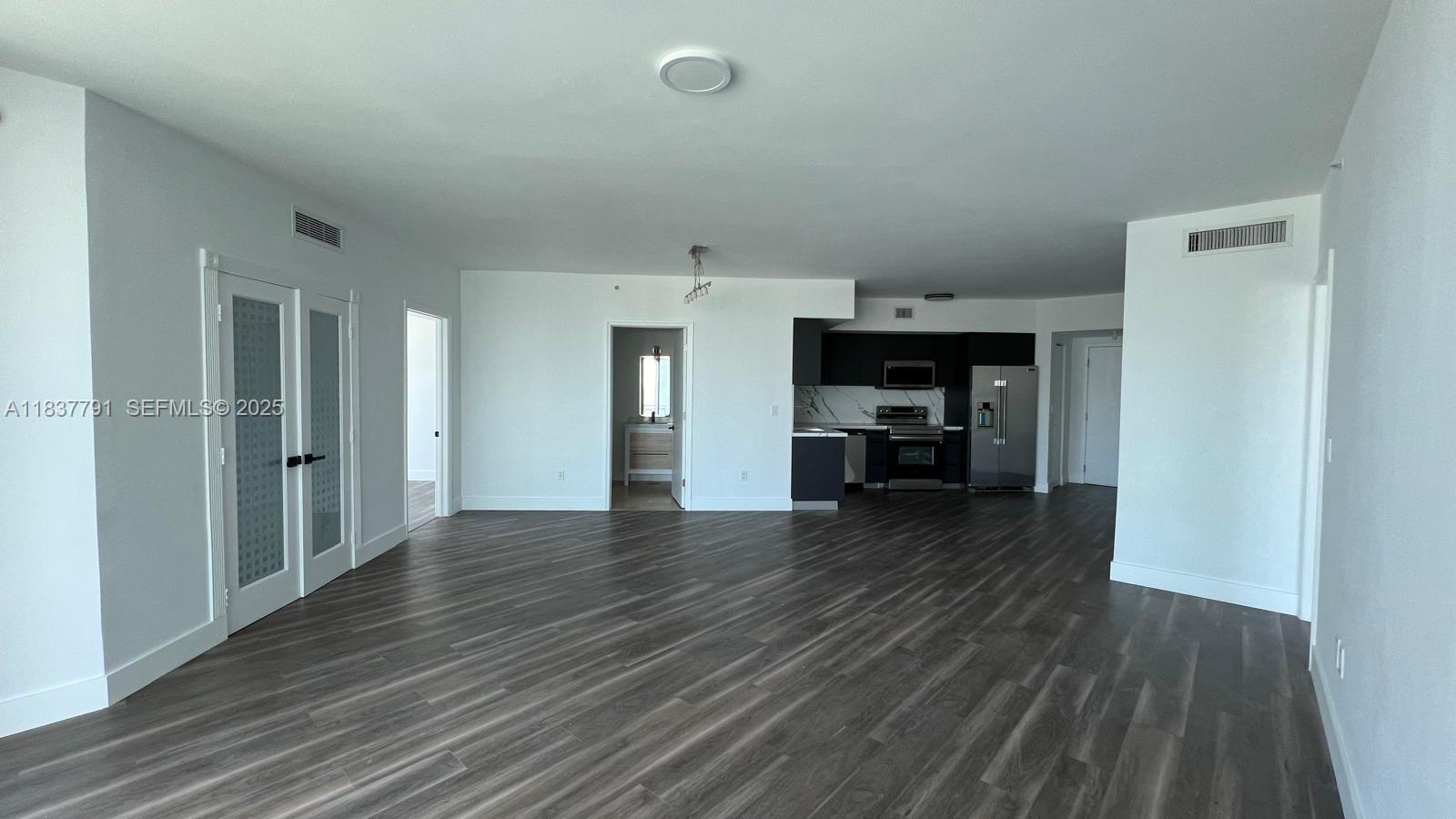 350 S Miami Ave #2401, Miami FL 33130