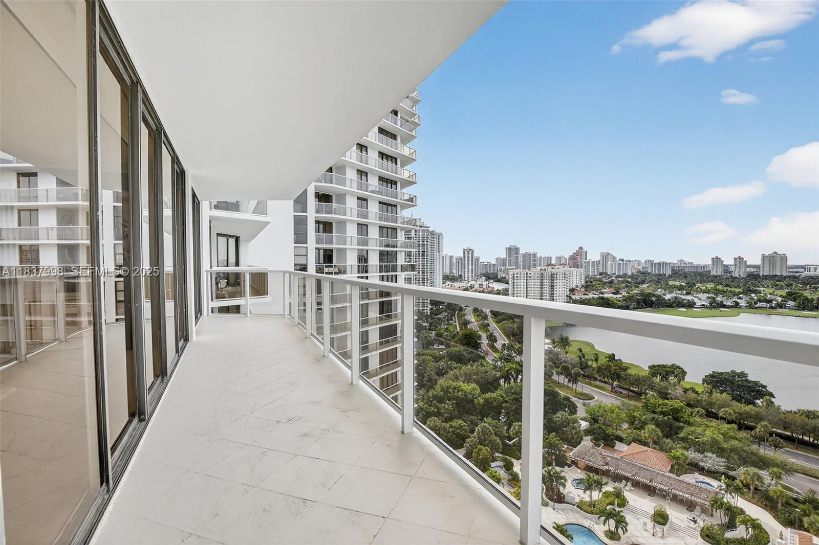 20281 E Country Club Dr #1801, Aventura FL 33180
