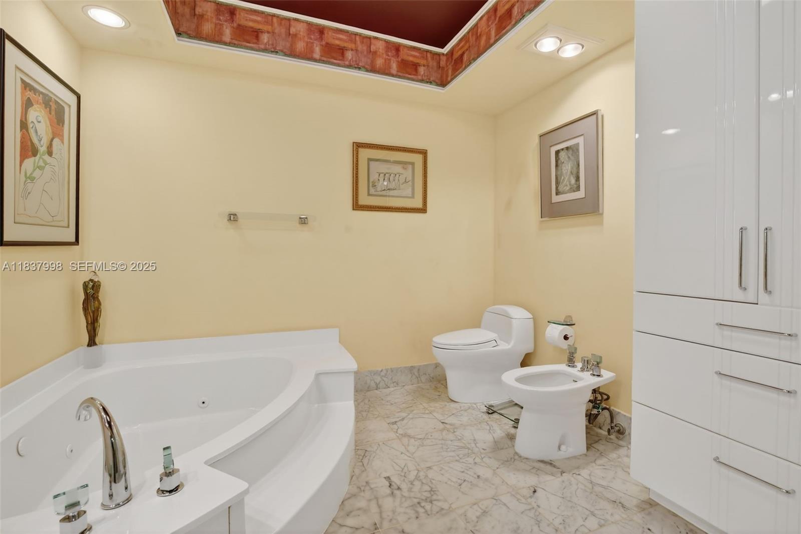 20281 E Country Club Dr #1801, Aventura FL 33180