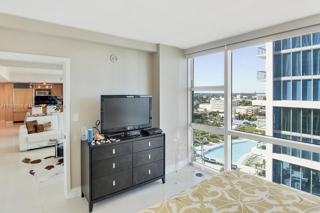 6801 Collins Ave #1207, Miami Beach FL 33141